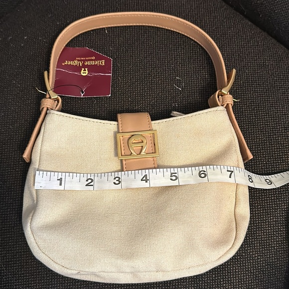 New Etienne Aigner Hand Purse w/ gold accents Snap closure Small - Picture 10 of 14